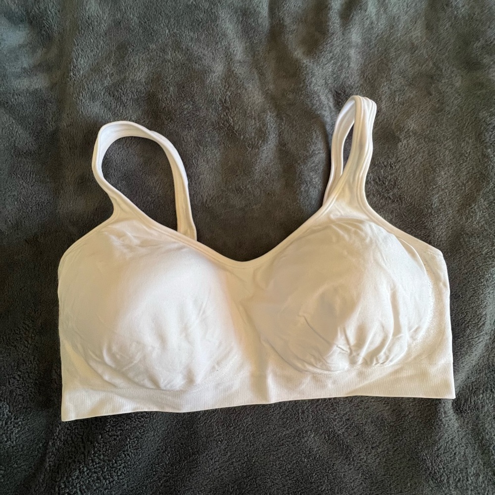 White true kind wire free shaper bra 2X
Lightly worn
